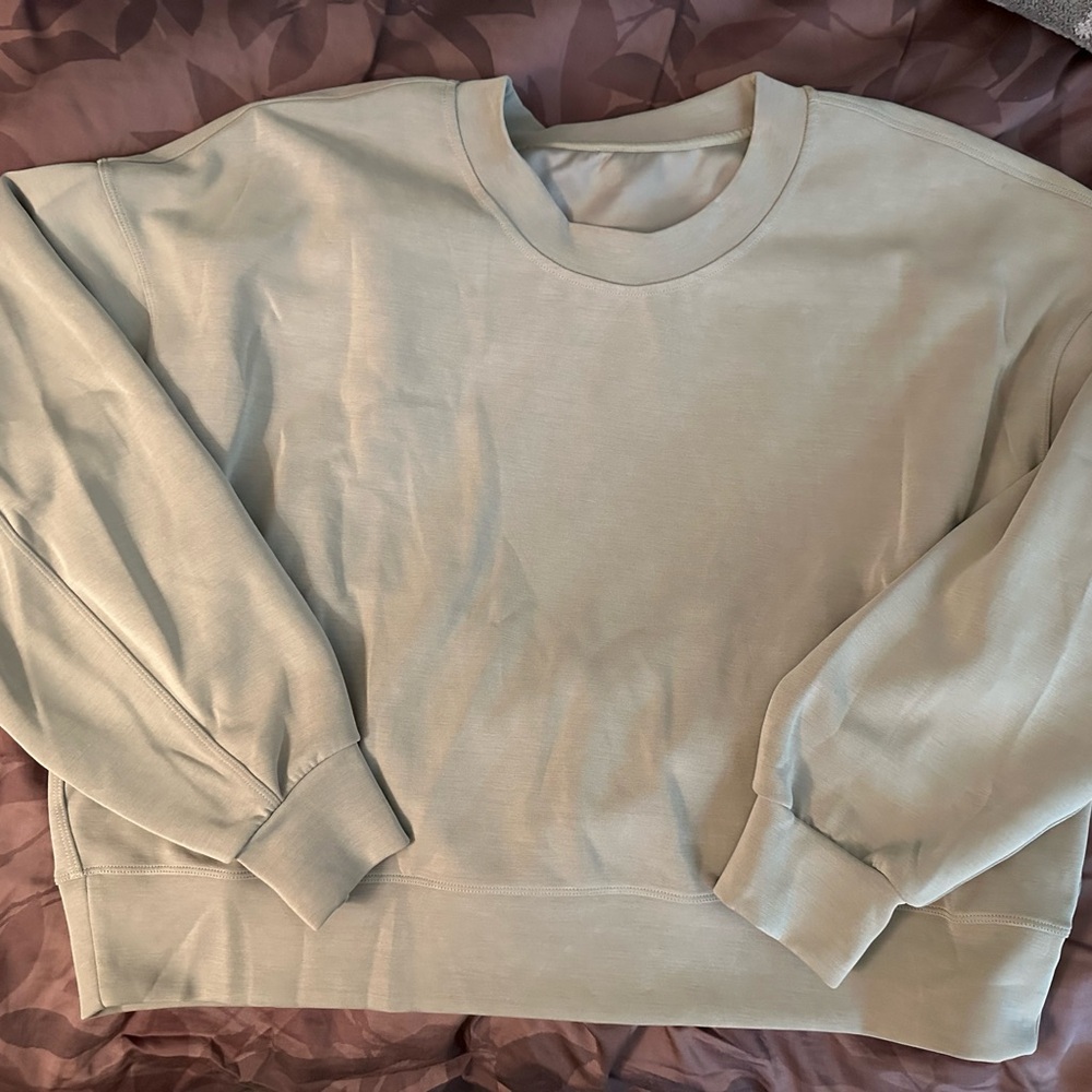 Lululemon Softstreme Perfectly Oversized Cropped Crew in Riverstone sz 10